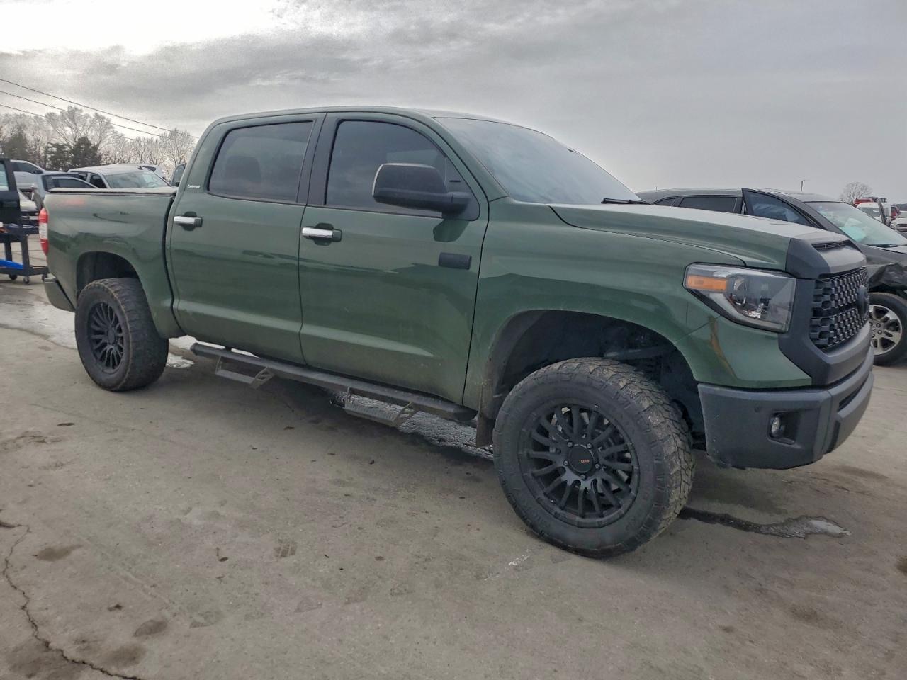 Toyota Tundra Crewmax Limited Image 12