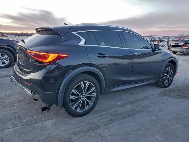 INFINITI Qx Base Image 3