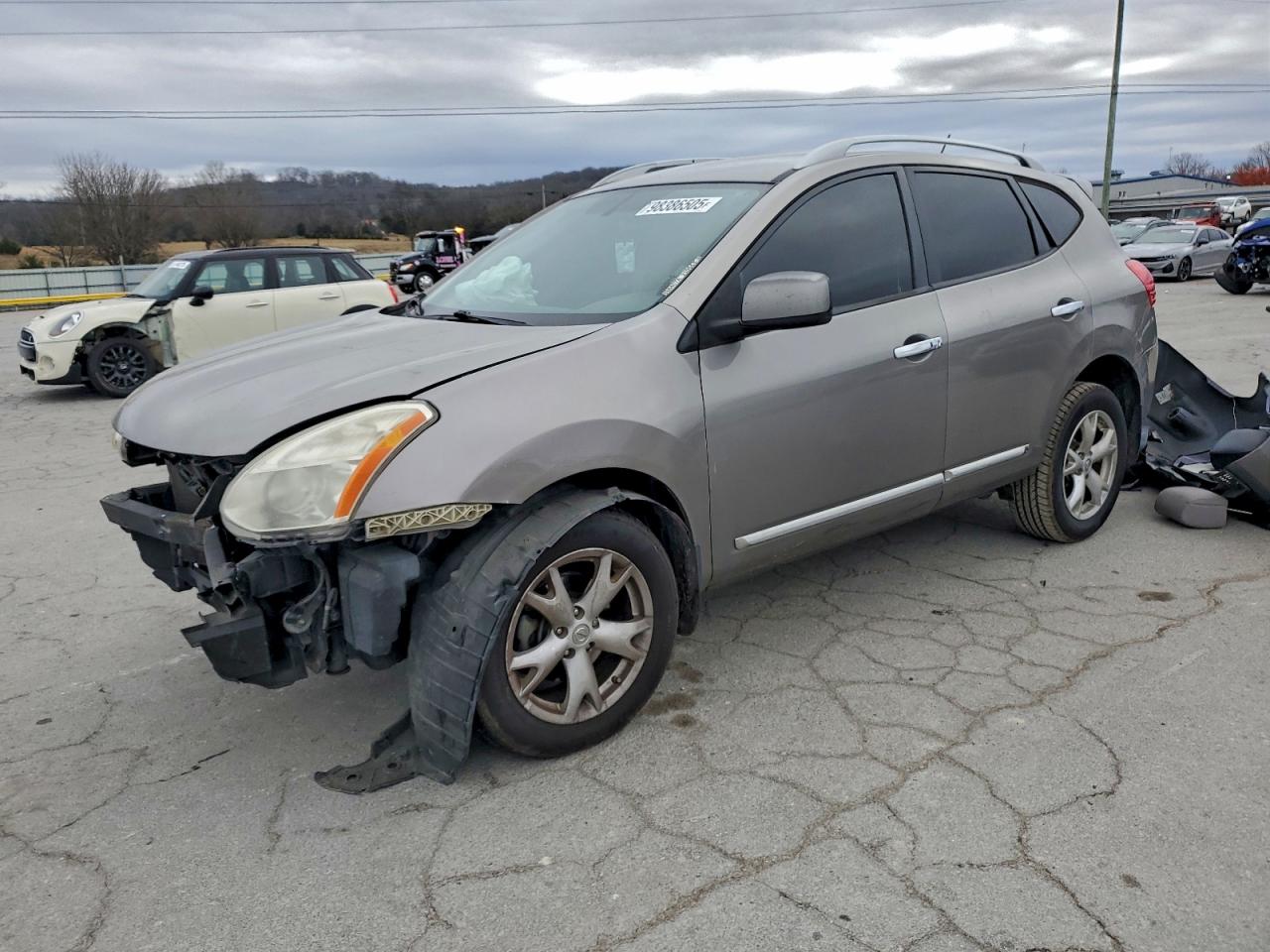 Nissan Rogue S Image 1
