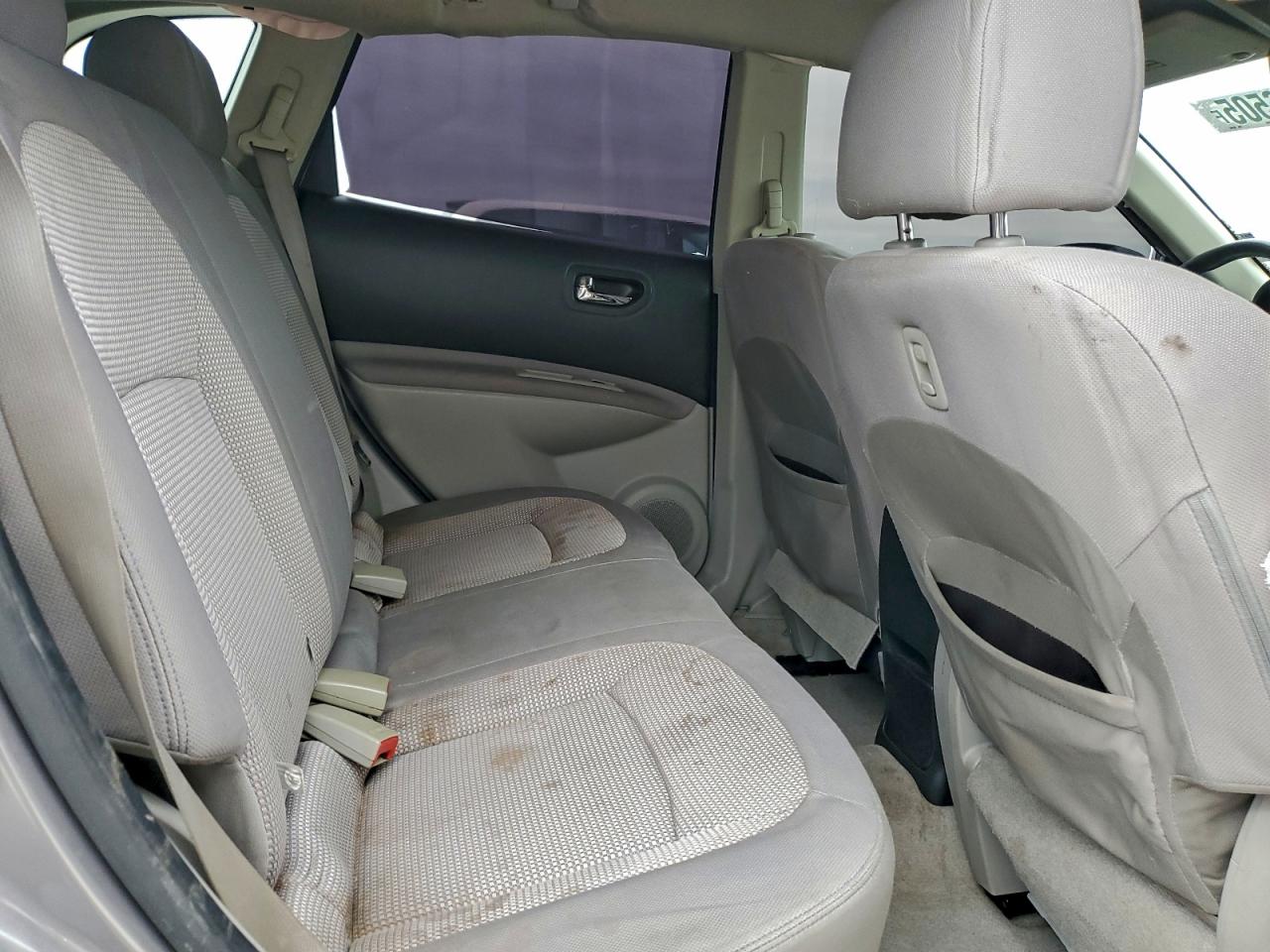 Nissan Rogue S Image 13