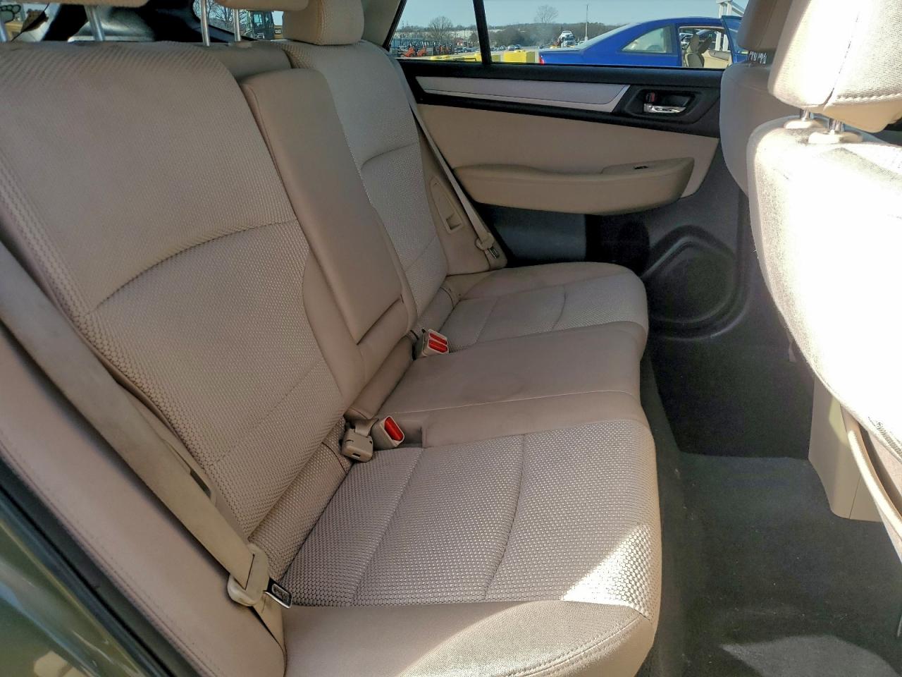 Subaru Outback 2.5i Premium Image 11