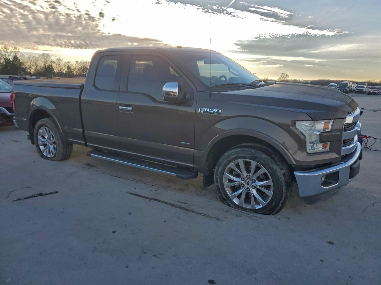 Ford F-150 Super Cab Image 6