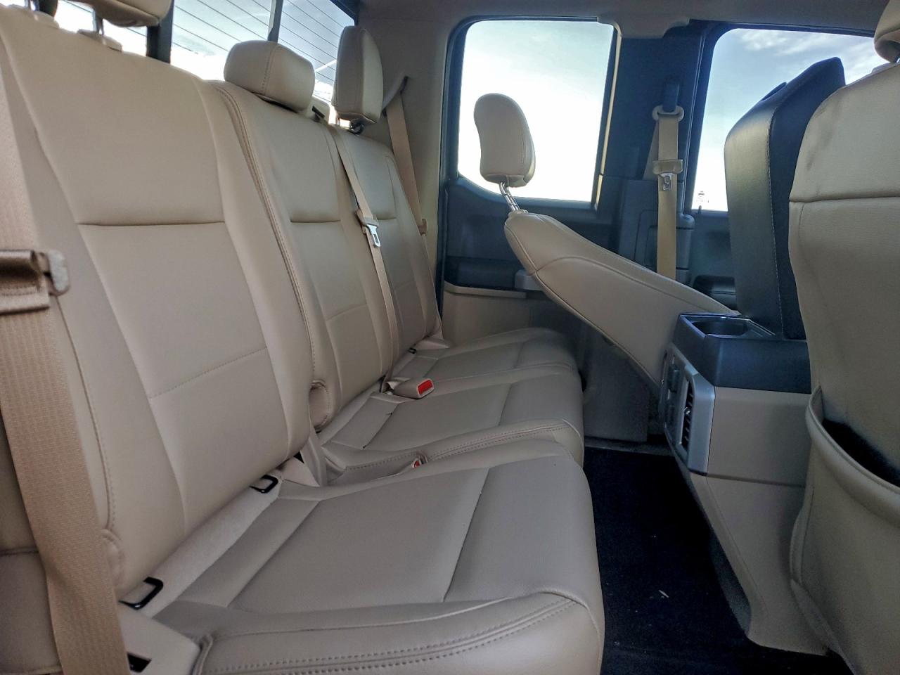 Ford F-150 Super Cab Image 11