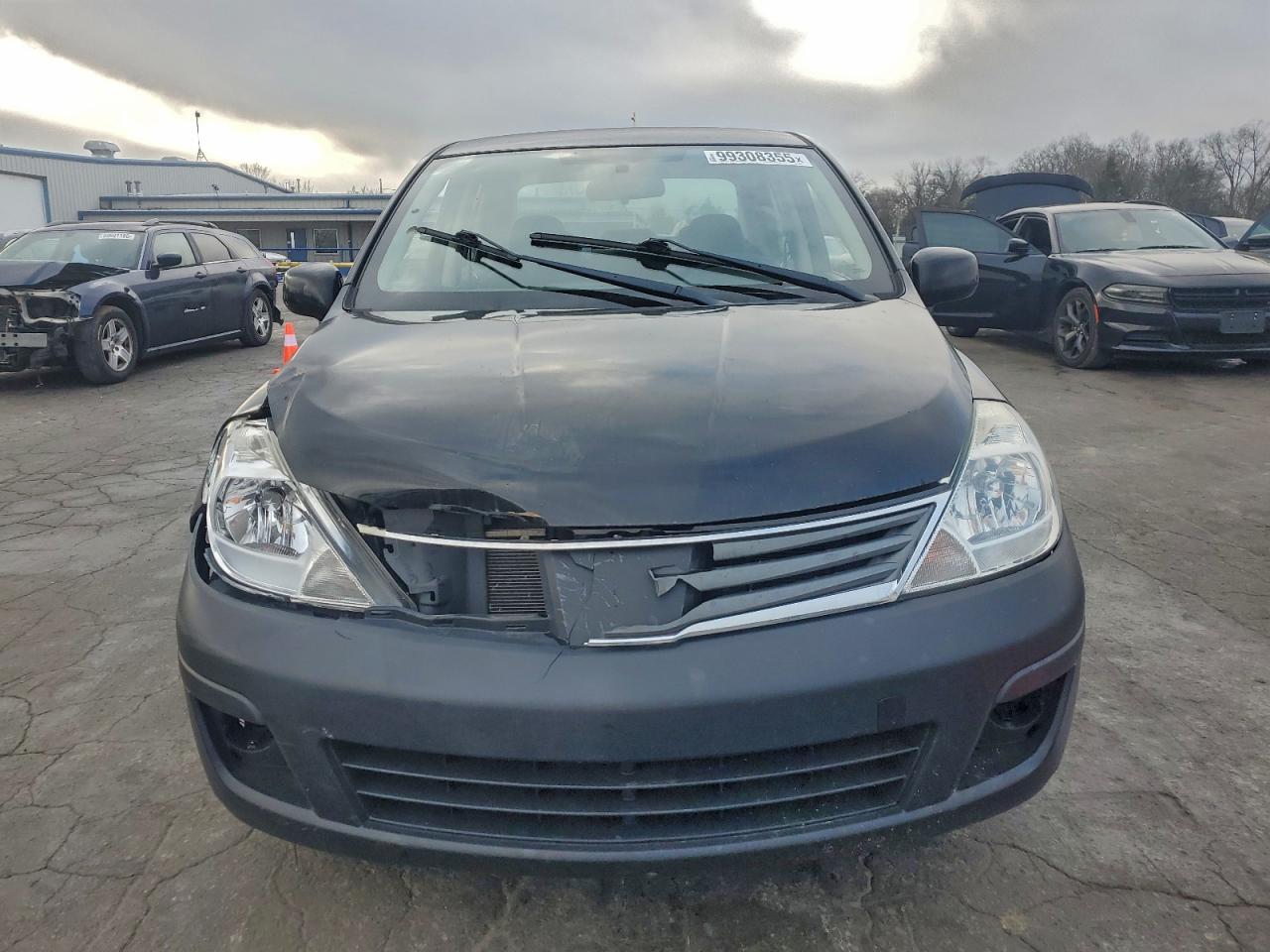 Nissan Versa S Image 6