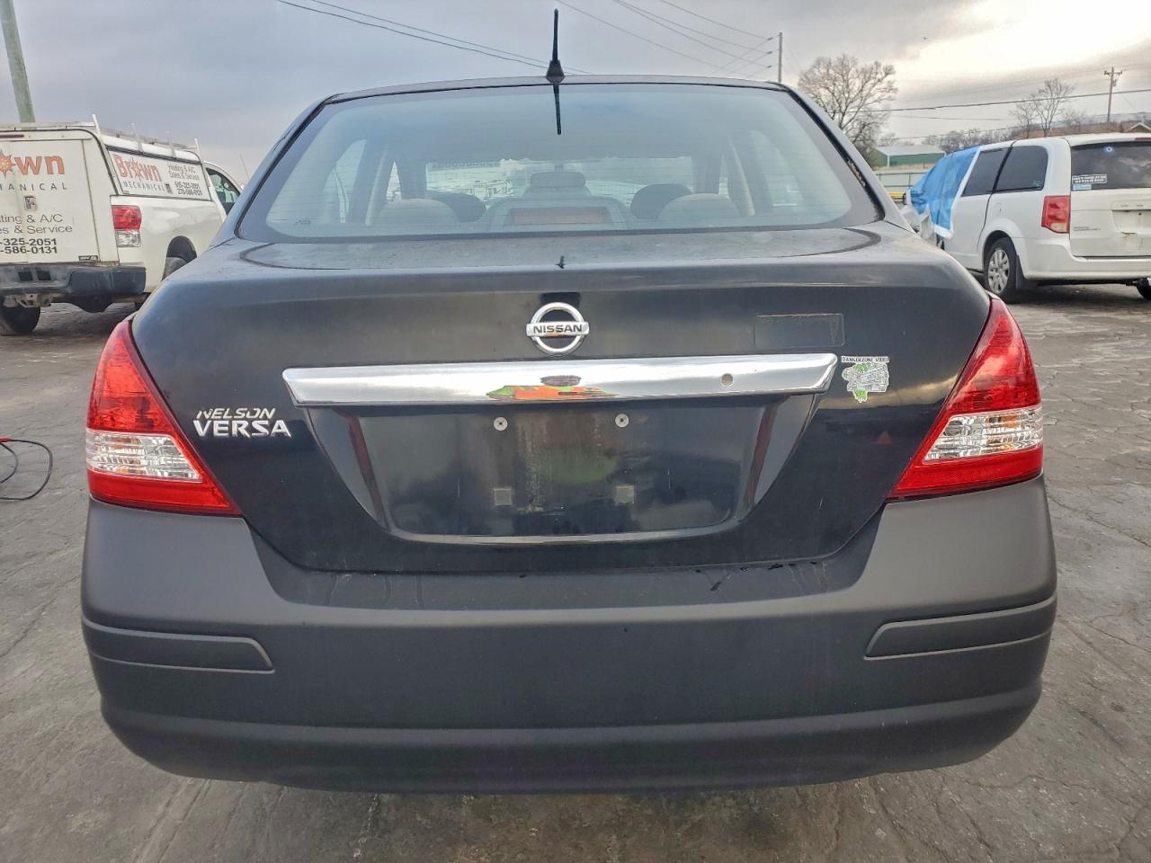 Nissan Versa S Image 5