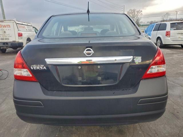 Nissan Versa S Image 5