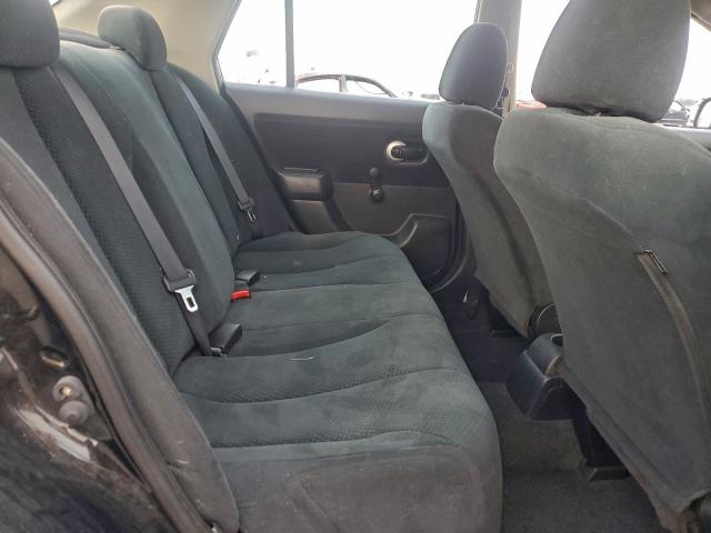 Nissan Versa S Image 8