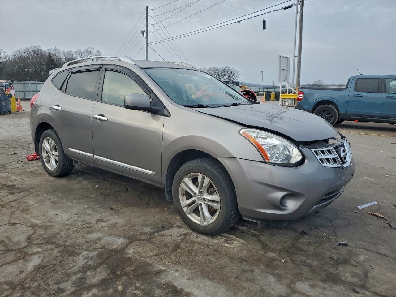 Nissan Rogue S Image 2