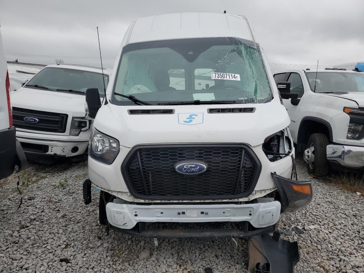 Ford Transit T-250 Image 4