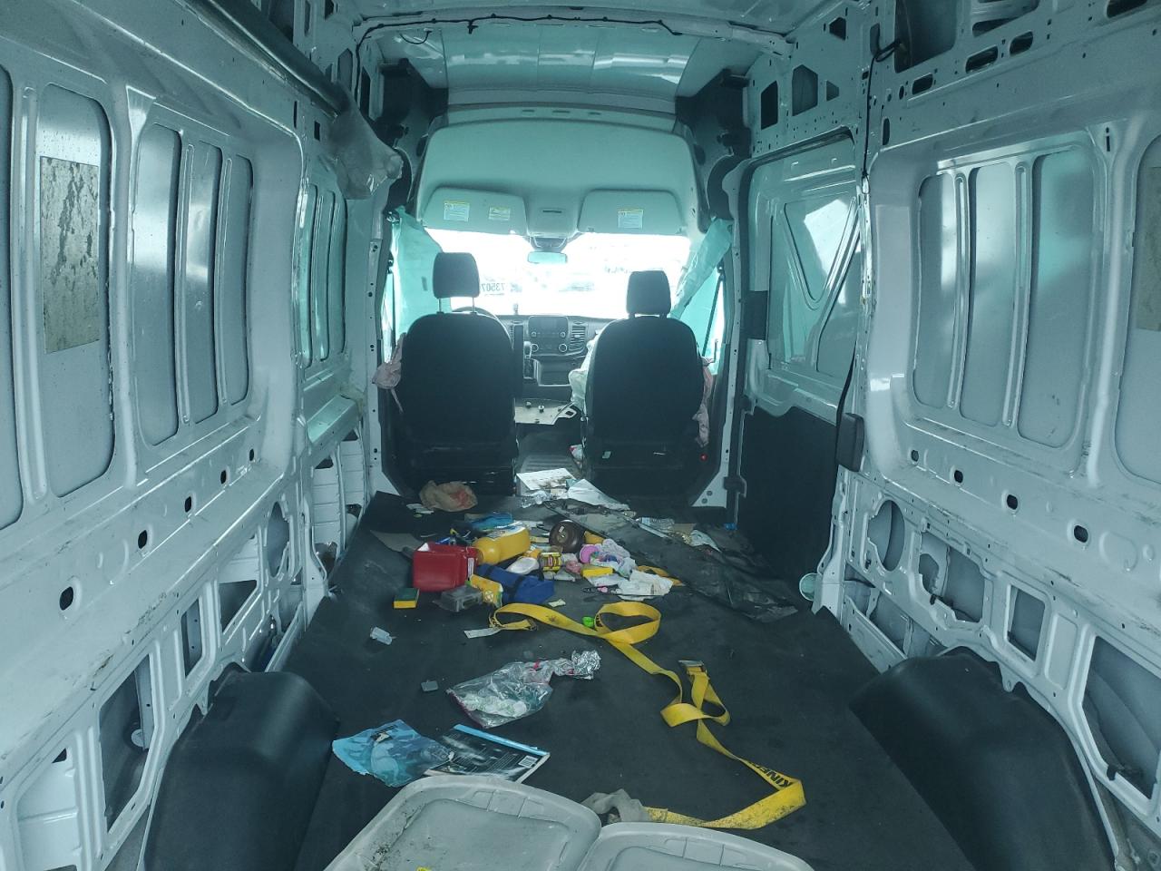 Ford Transit T-250 Image 7