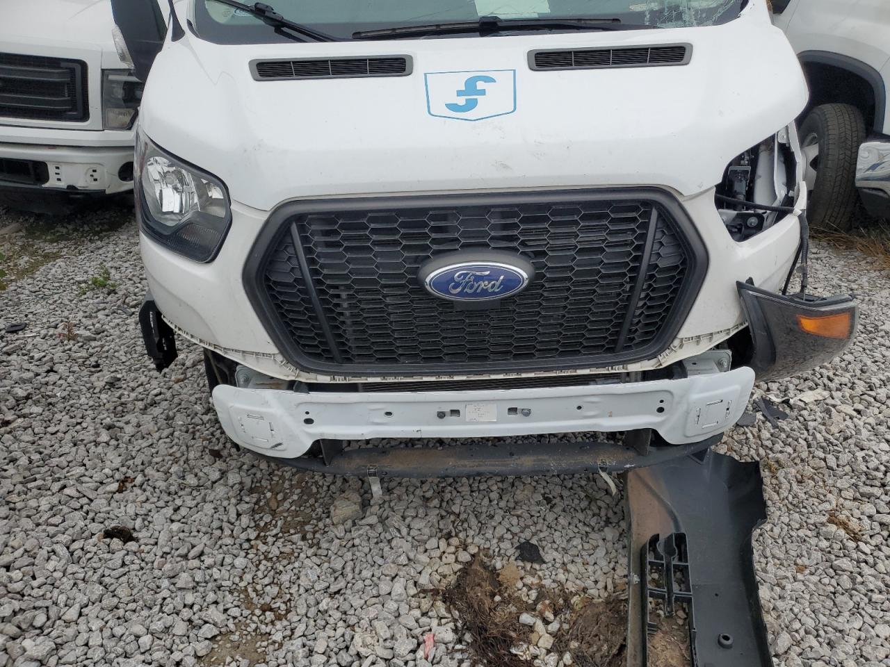 Ford Transit T-250 Image 11