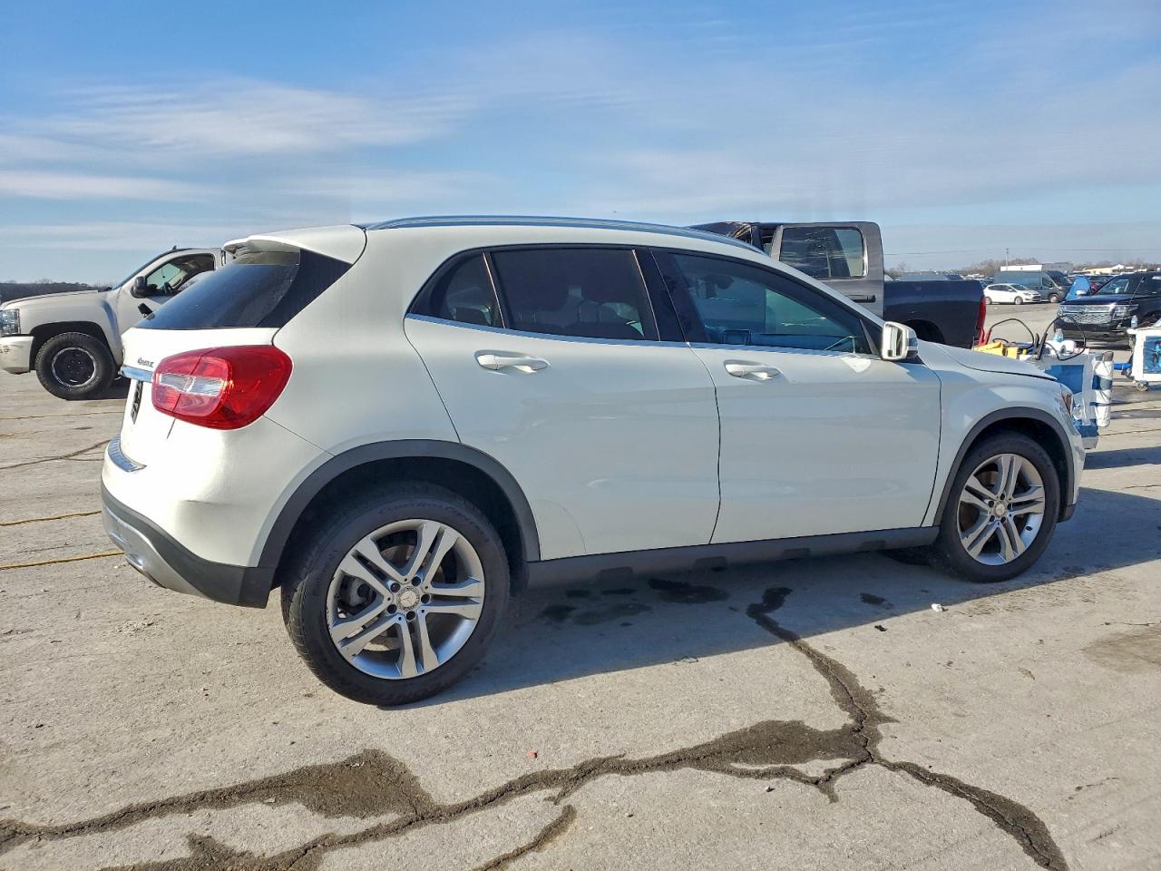 Mercedes-Benz GLA 250 4matic Image 3