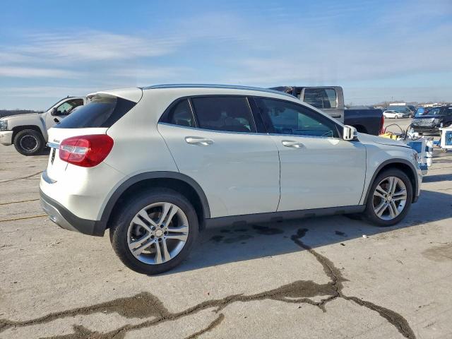 Mercedes-Benz GLA 250 4matic Image 3