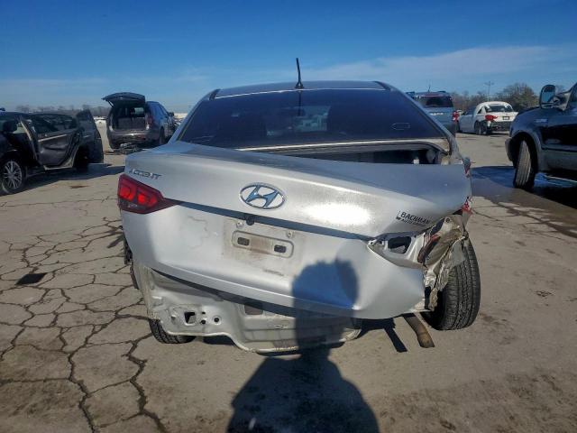 Hyundai ACCENT Se Image 4