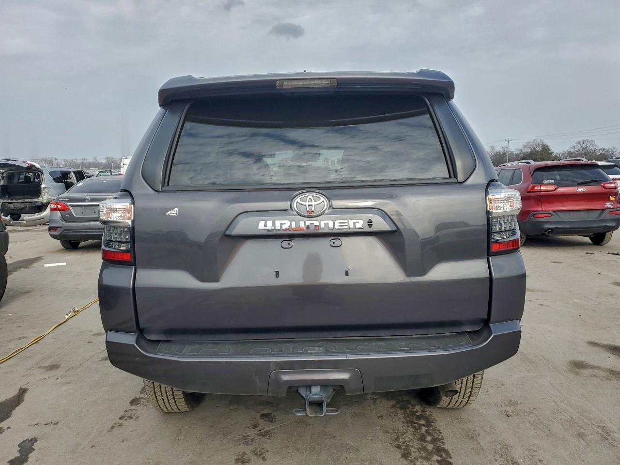 Toyota 4Runner Sr5 Image 8