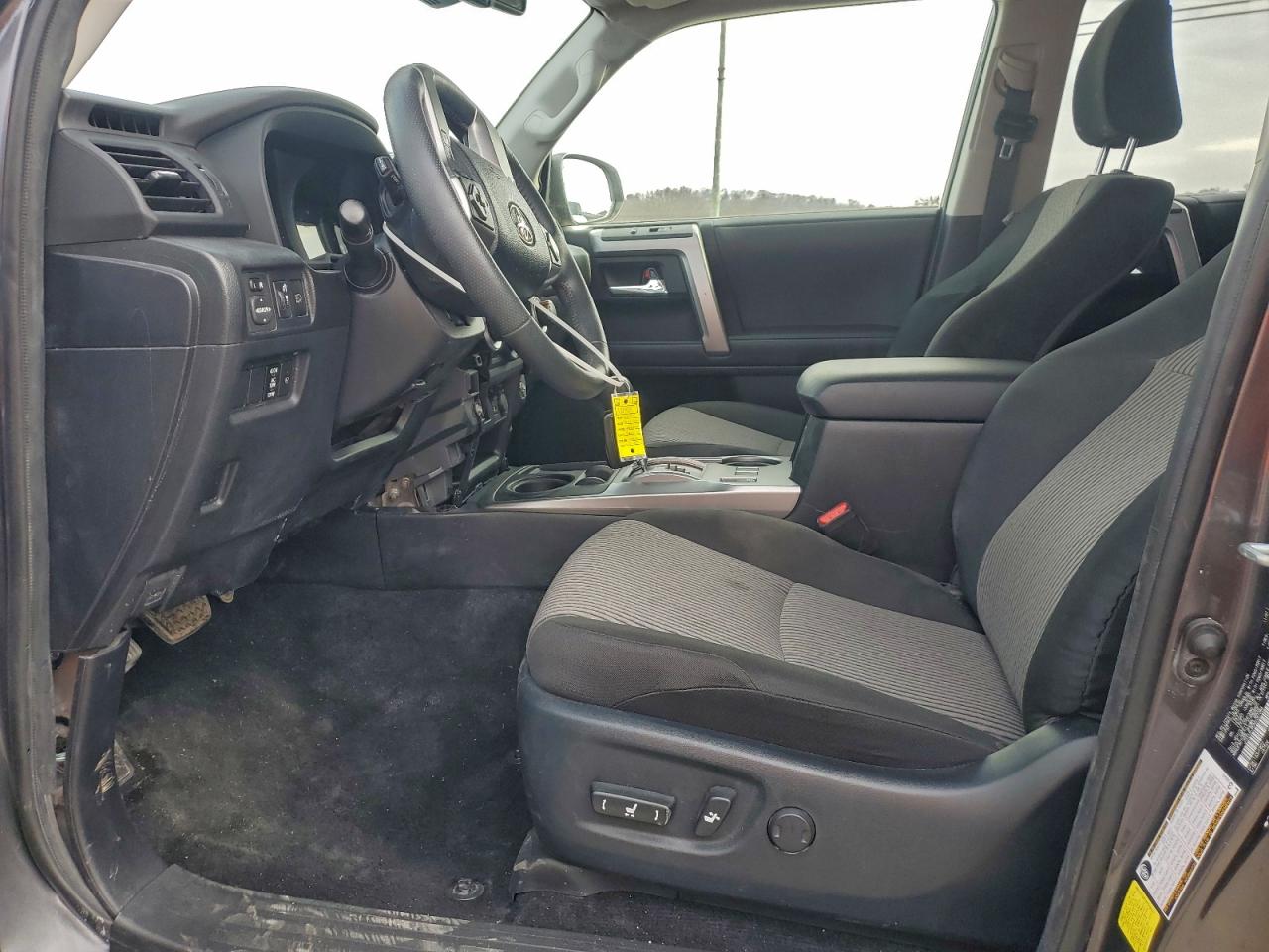 Toyota 4Runner Sr5 Image 9