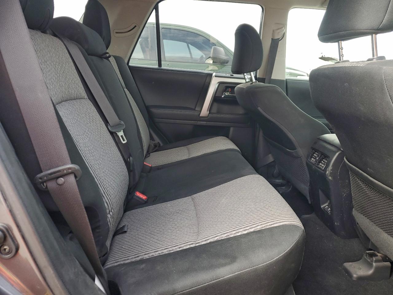 Toyota 4Runner Sr5 Image 2