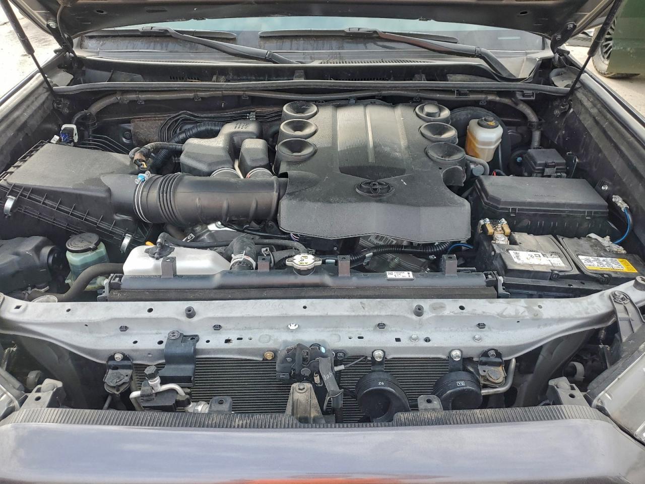 Toyota 4Runner Sr5 Image 3