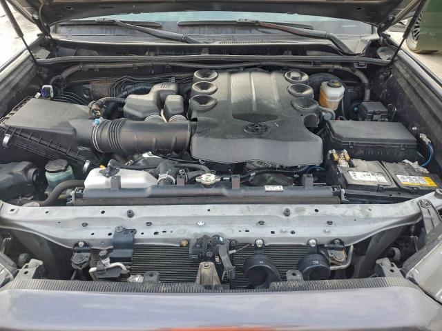 Toyota 4Runner Sr5 Image 3