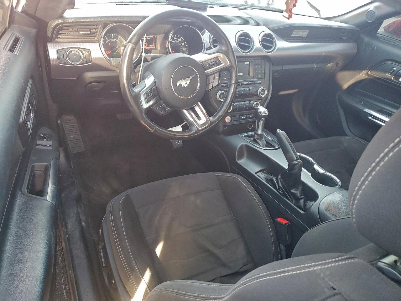 Ford Mustang Image 13