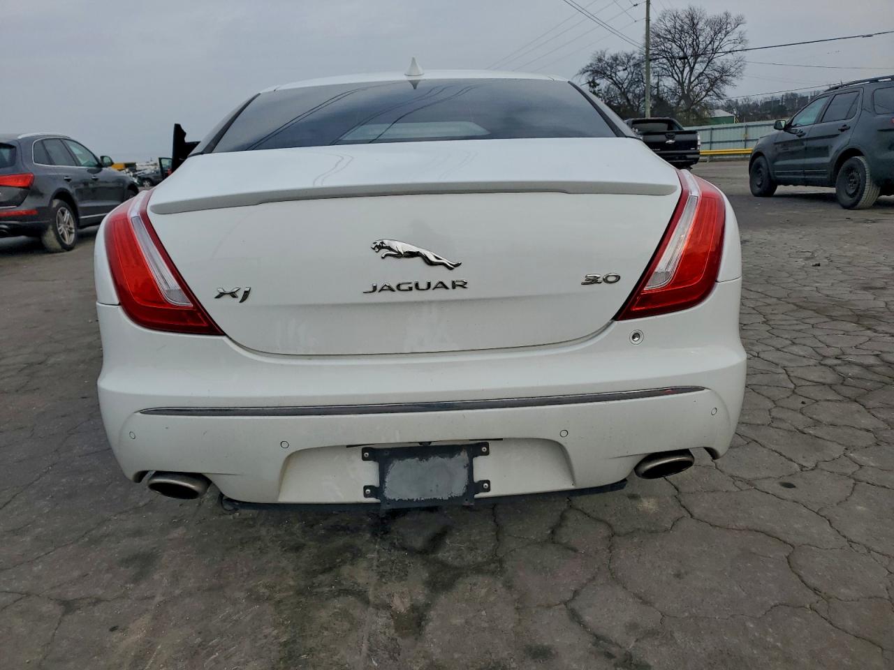 Jaguar XJ R - Sport Image 5