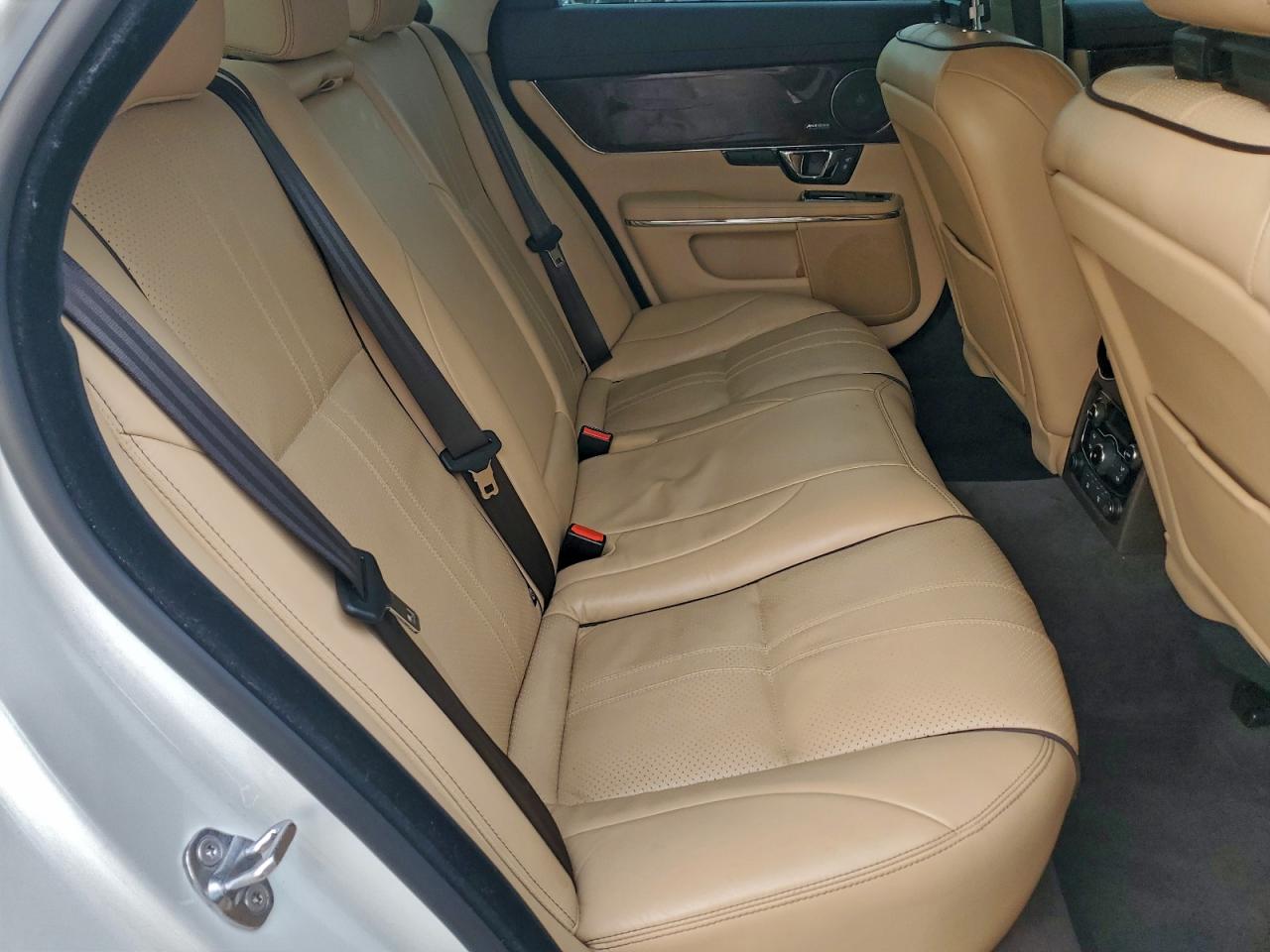 Jaguar XJ R - Sport Image 7
