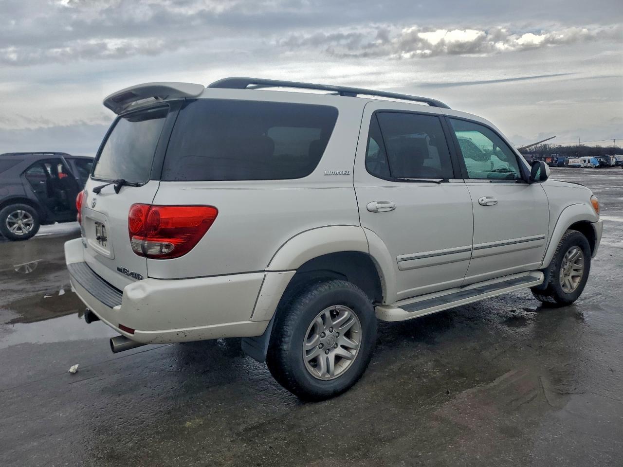 Toyota Sequoia Limited Image 7