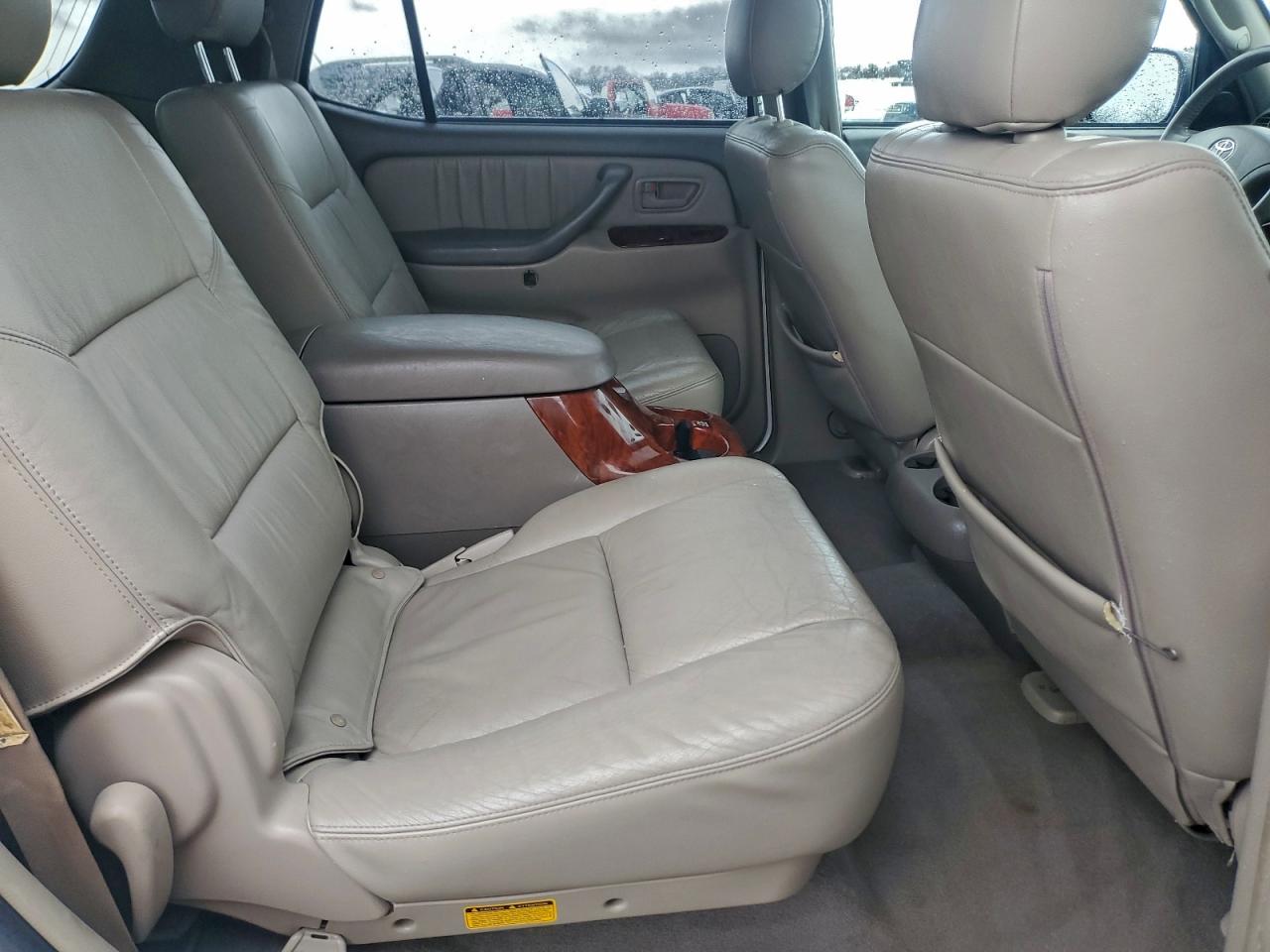 Toyota Sequoia Limited Image 9
