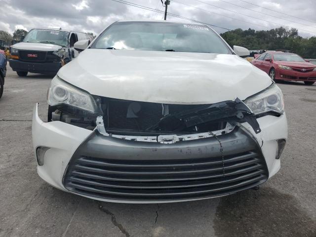 Toyota Camry Le Image 2