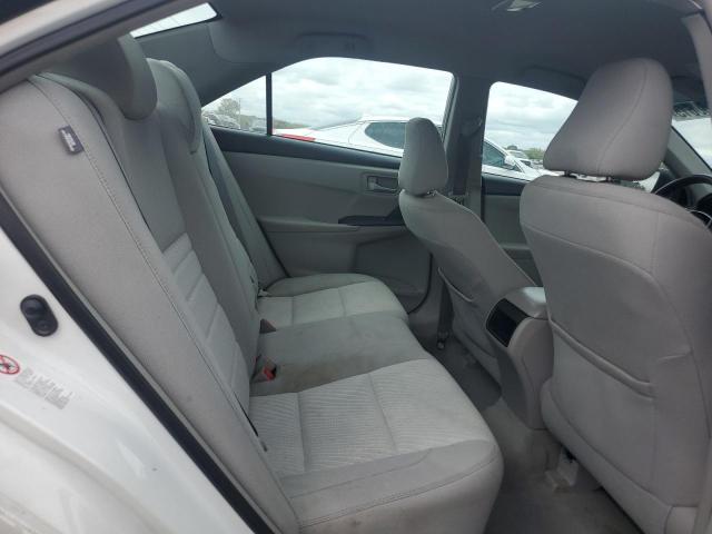 Toyota Camry Le Image 12