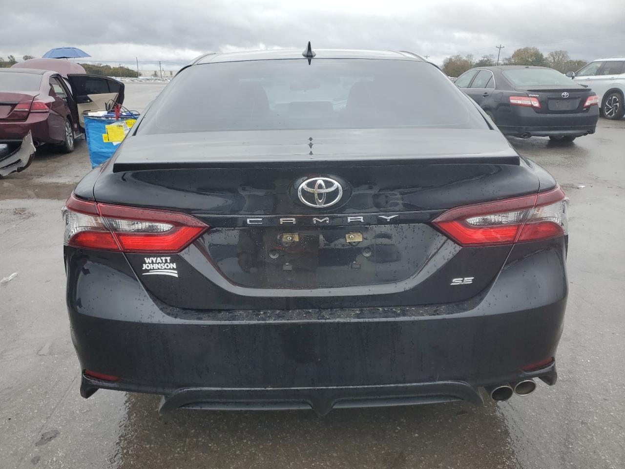 Toyota Camry Se Image 4