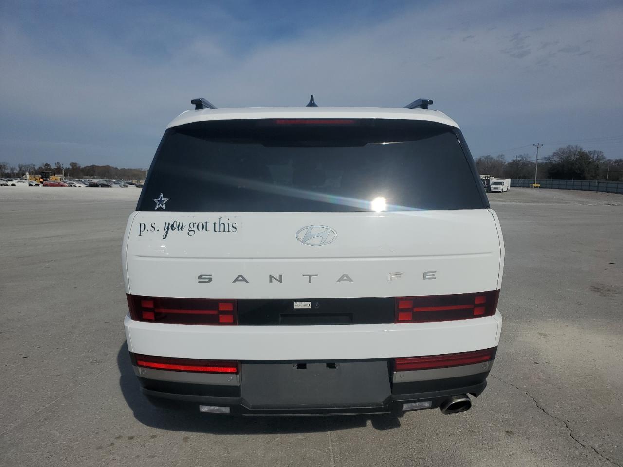 Hyundai SANTA FE Limited Image 2