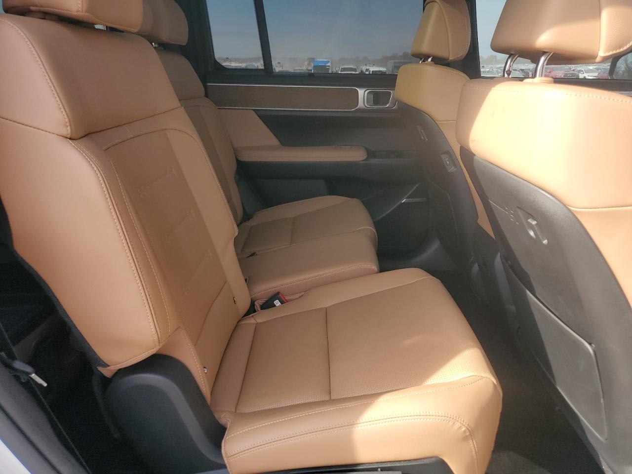 Hyundai SANTA FE Limited Image 12