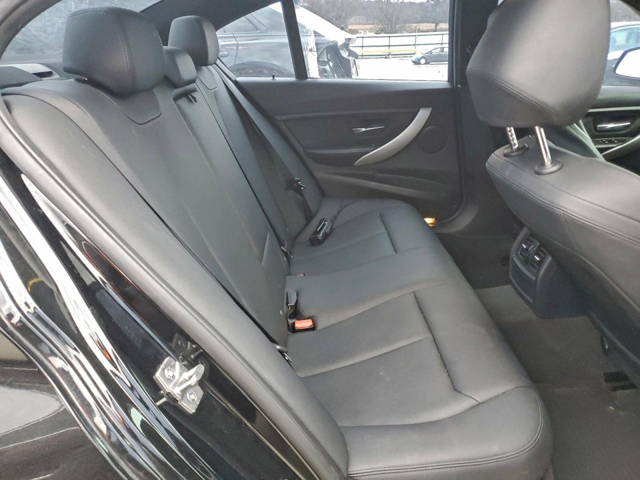 BMW 3 Series I Image 11