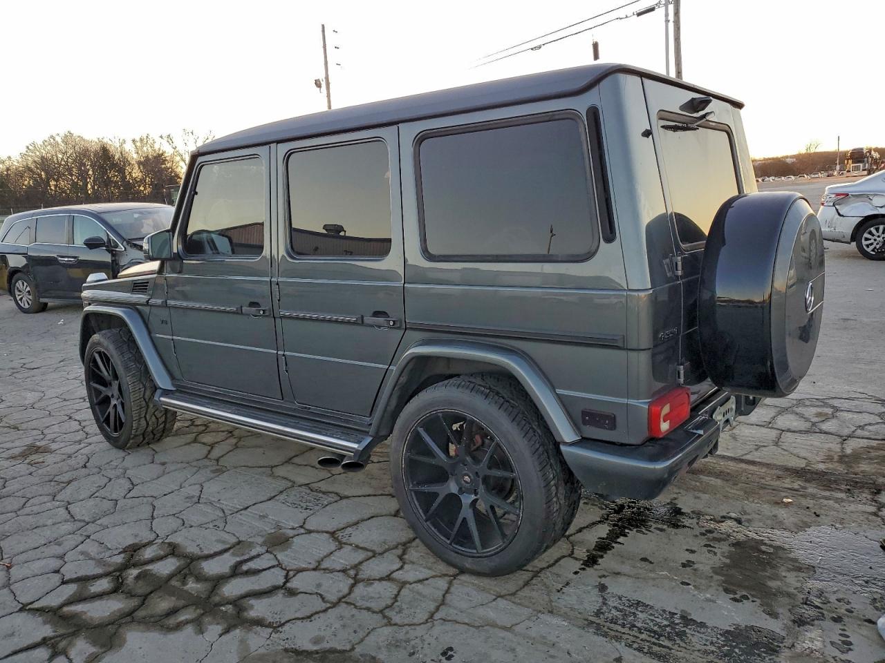 Mercedes-Benz G-Class 550 Image 2