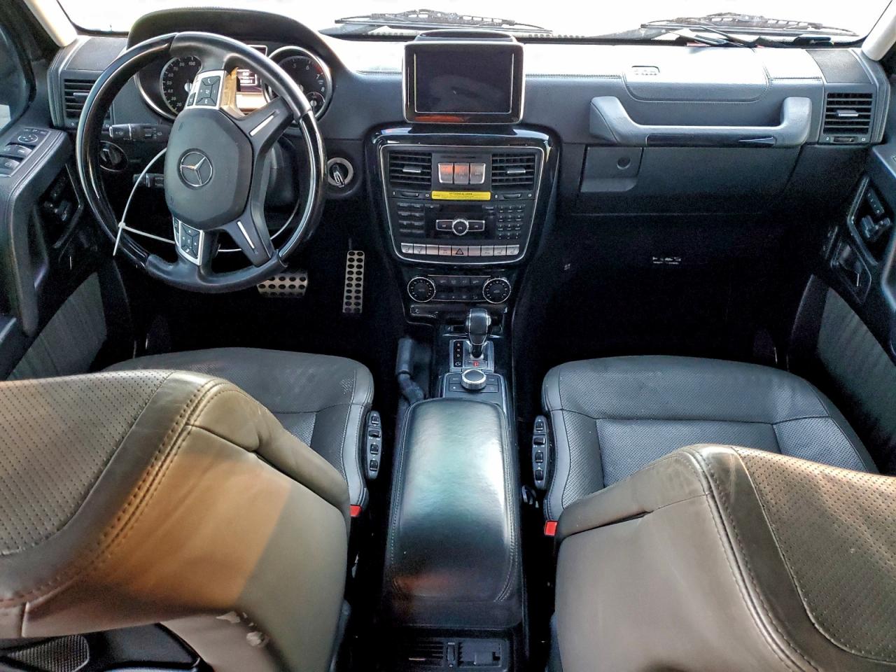 Mercedes-Benz G-Class 550 Image 10