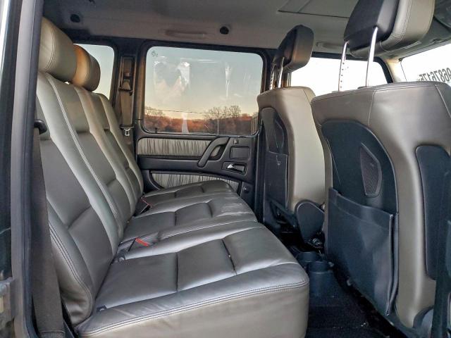 Mercedes-Benz G-Class 550 Image 12