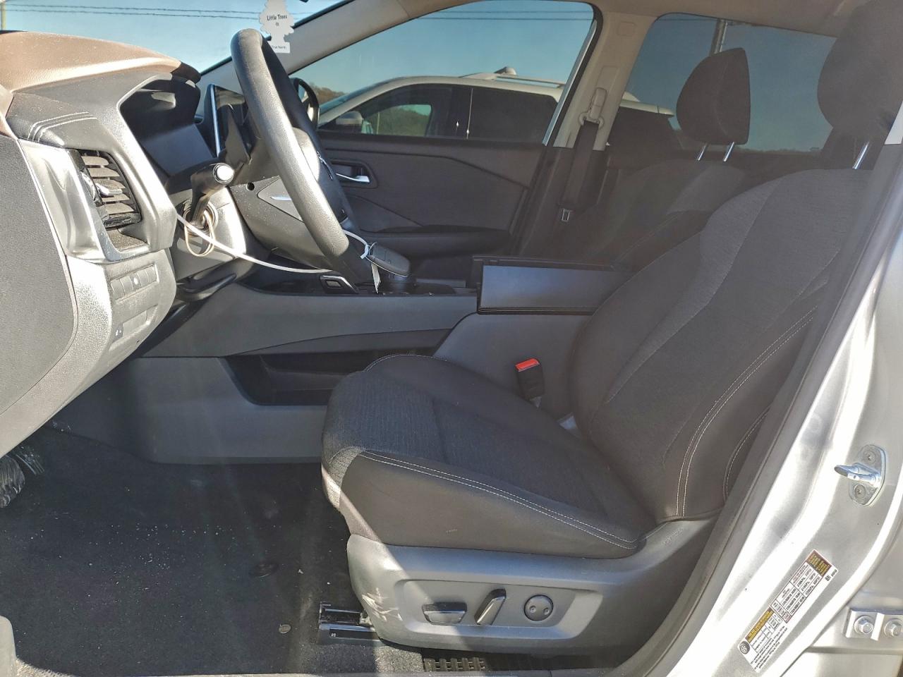 Nissan Rogue Sv Image 2