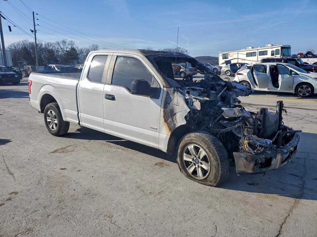 Ford F-150 Super Cab Image 5