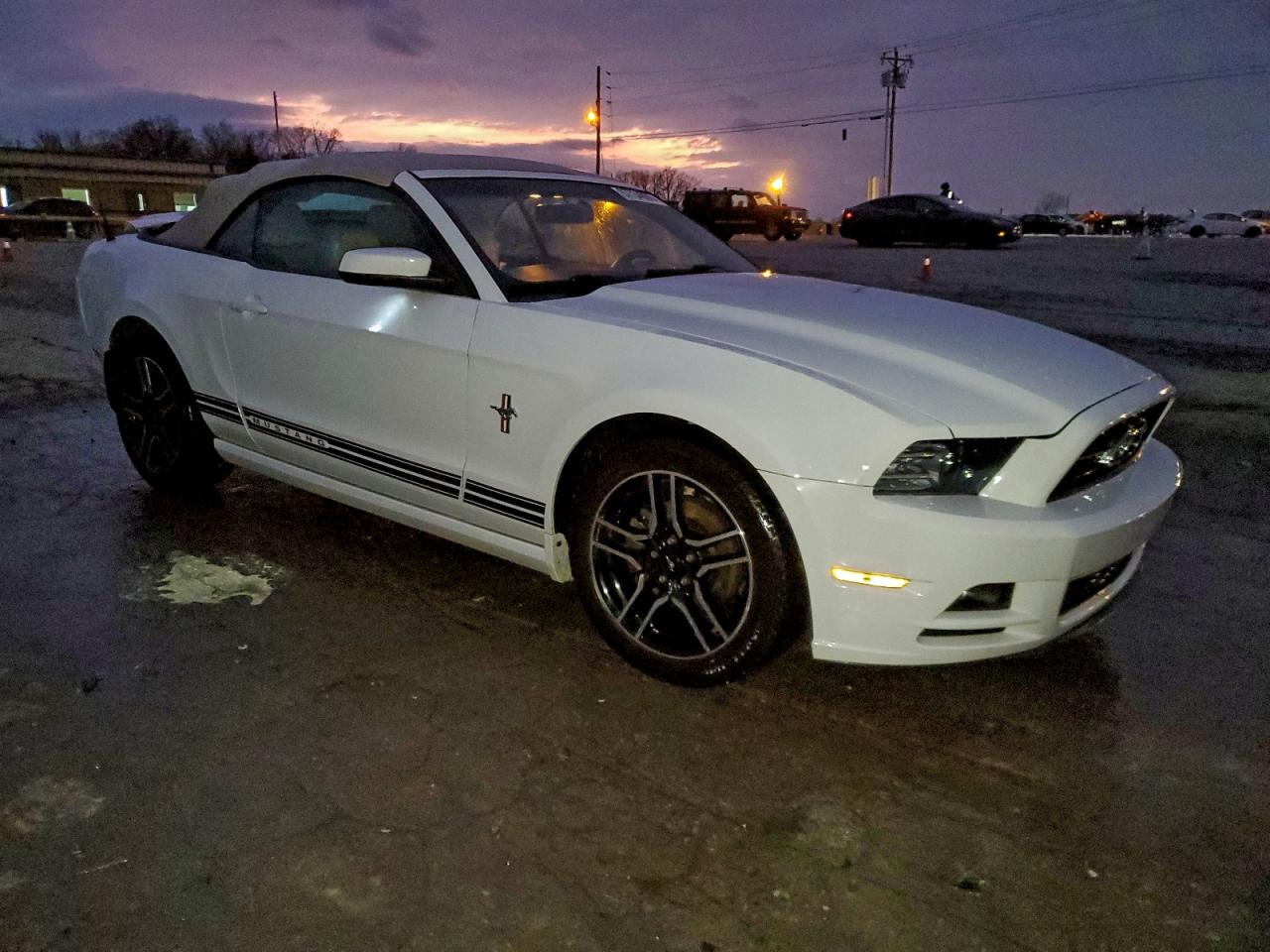 Ford Mustang Image 4