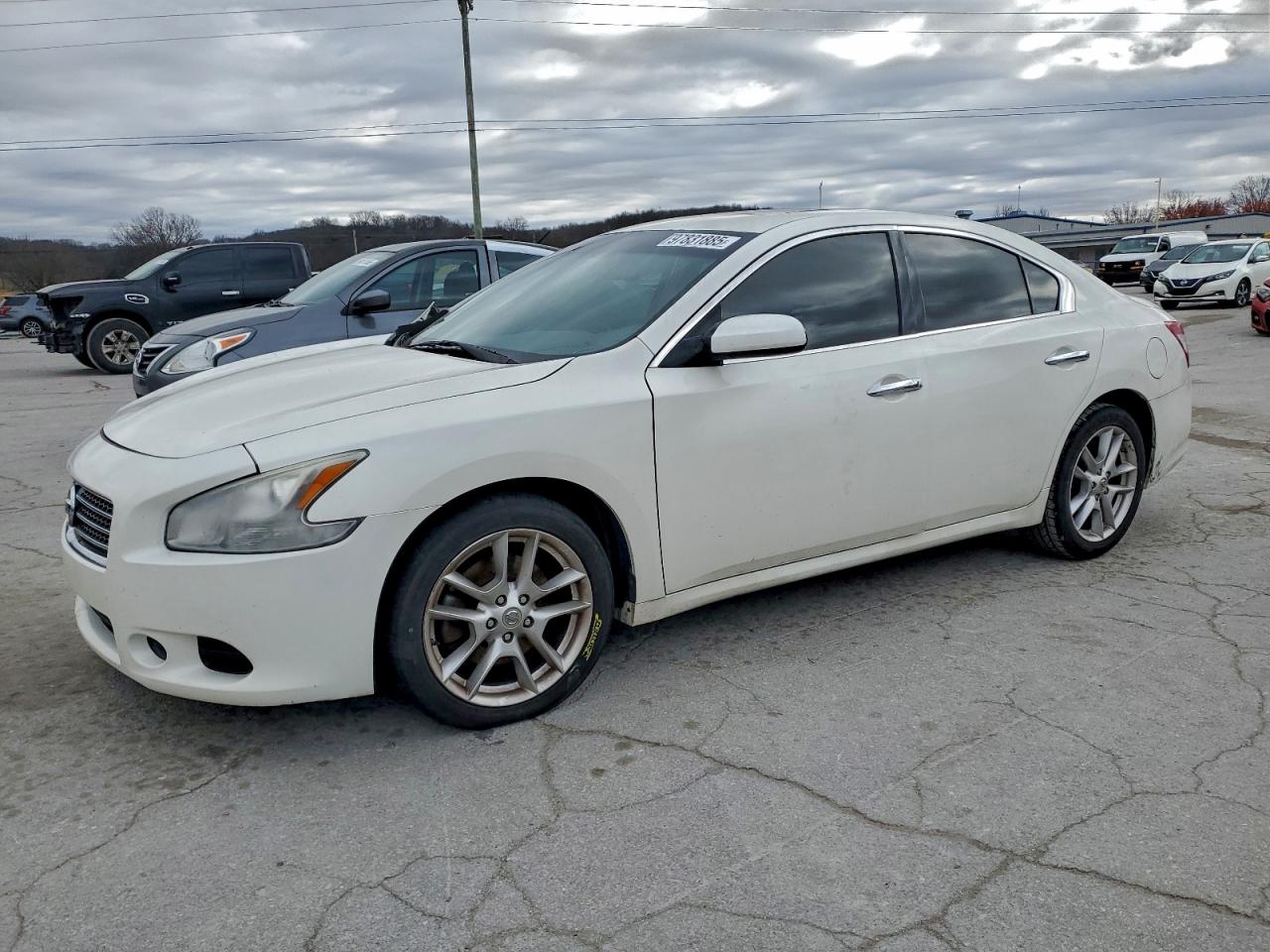 Nissan Maxima S Image 1