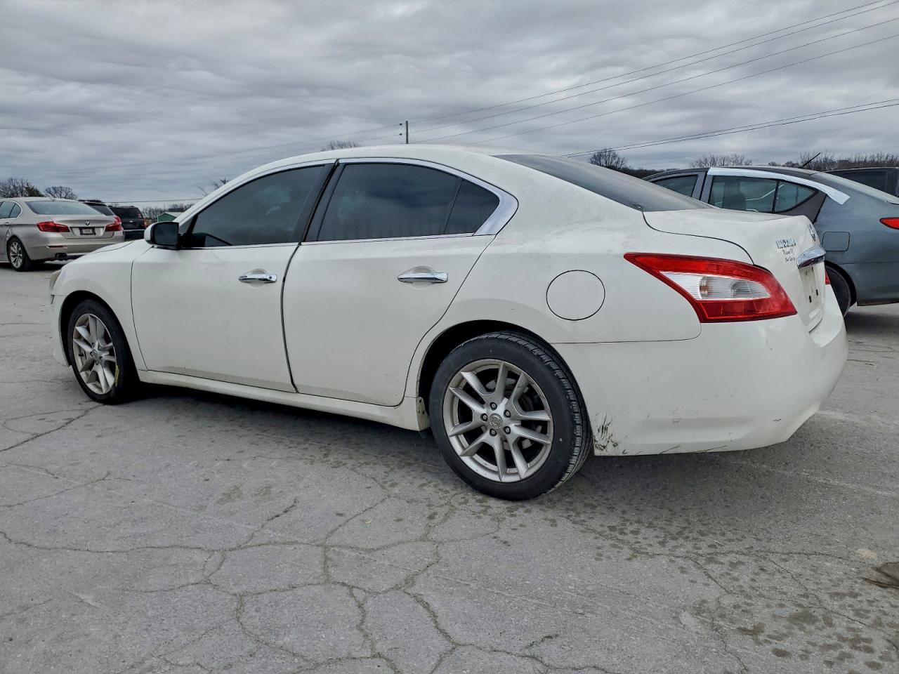 Nissan Maxima S Image 4