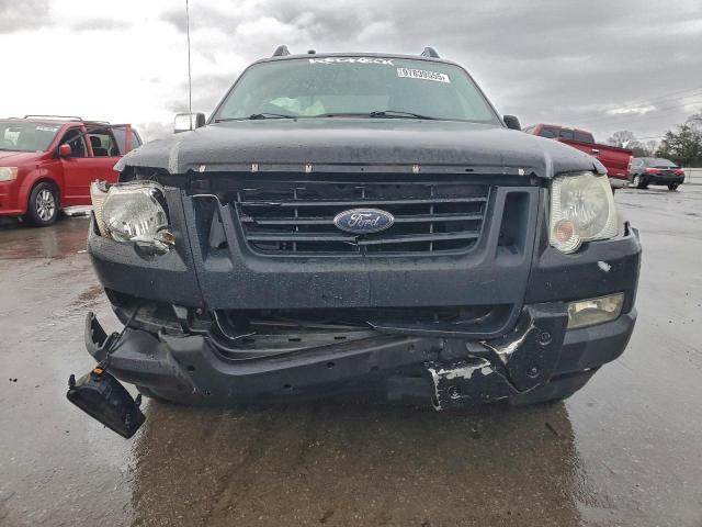 Ford Explorer Limited Image 9