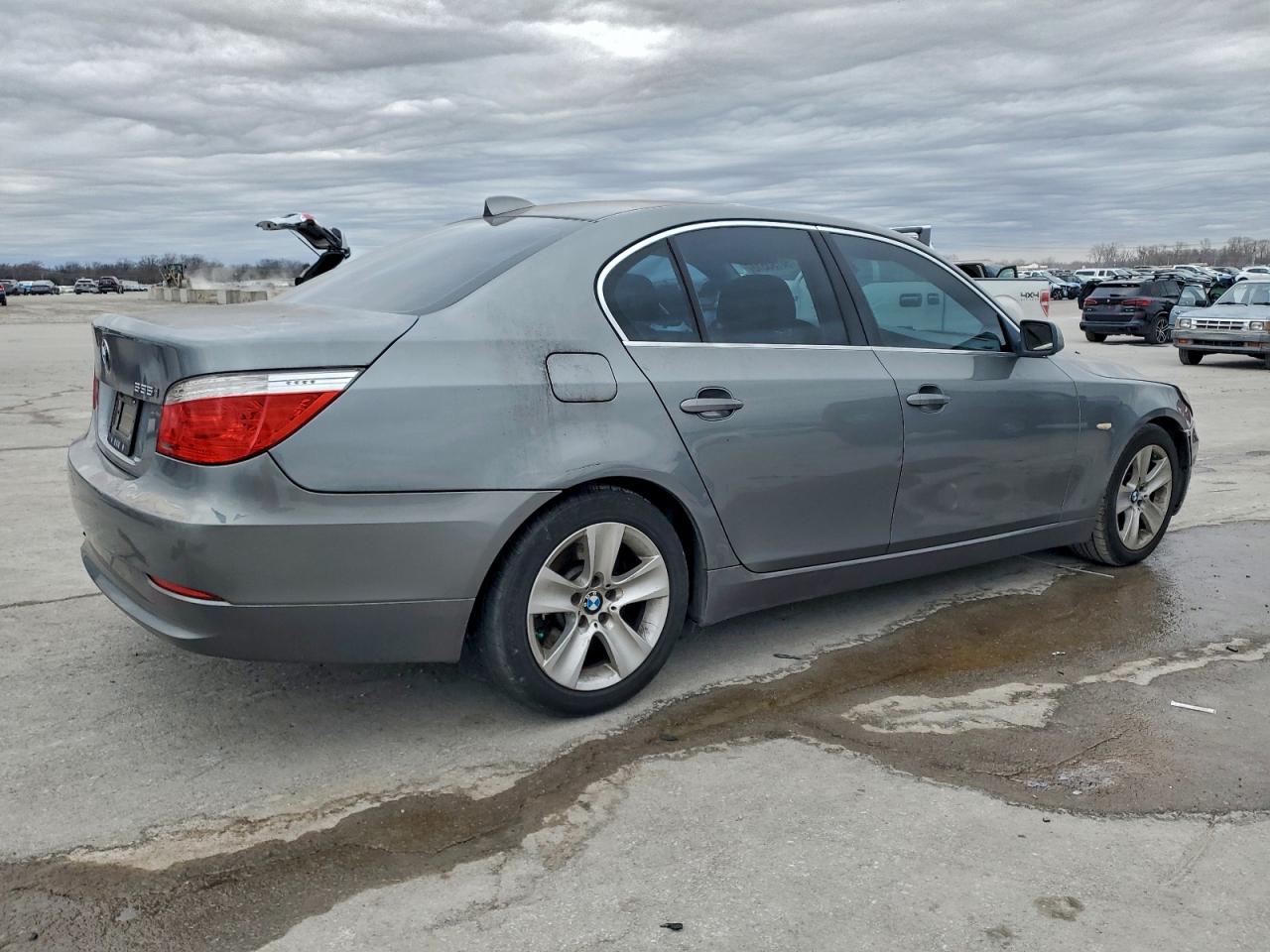 BMW 5 Series I Image 12