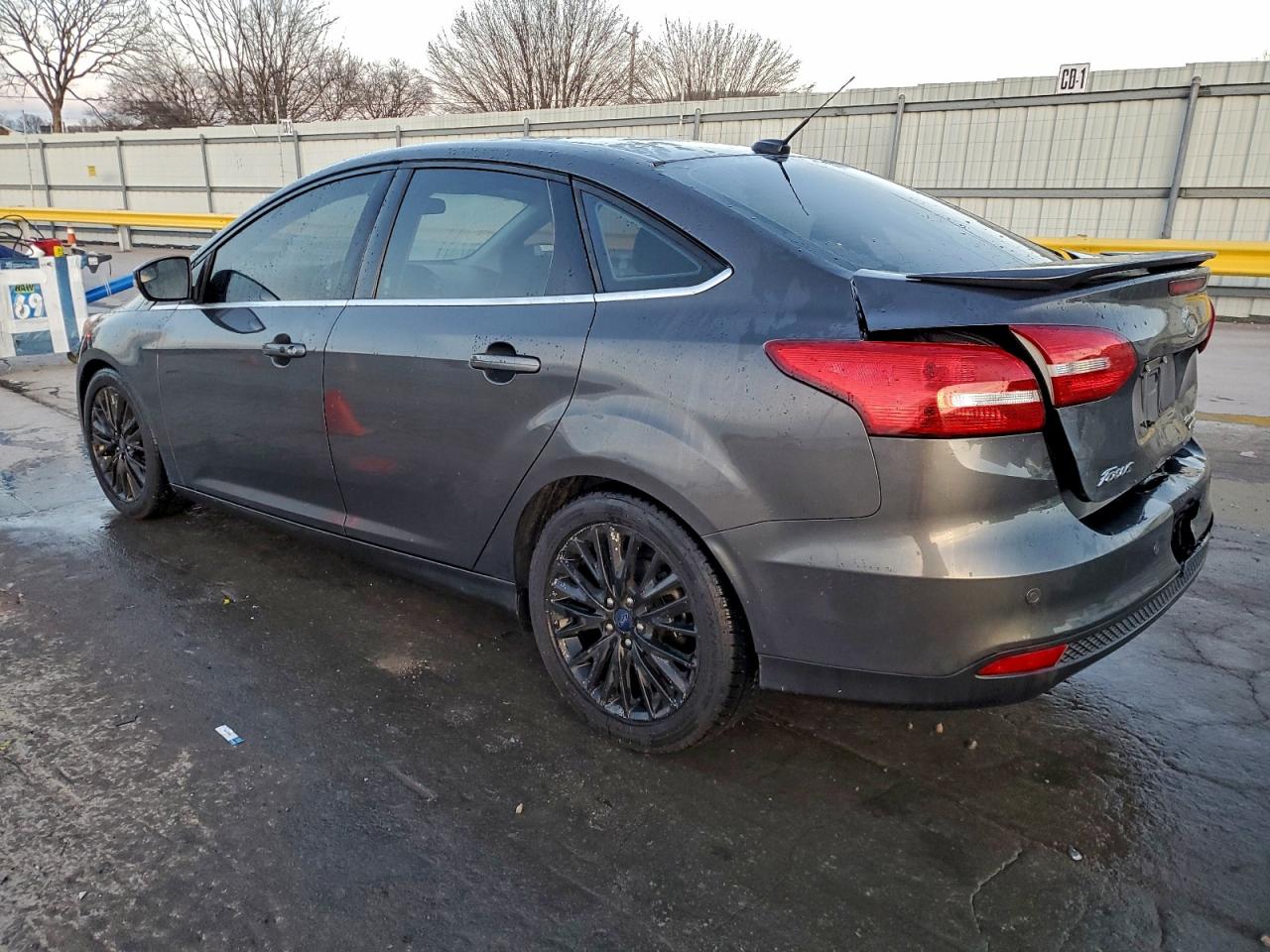 Ford Focus Titanium Image 2