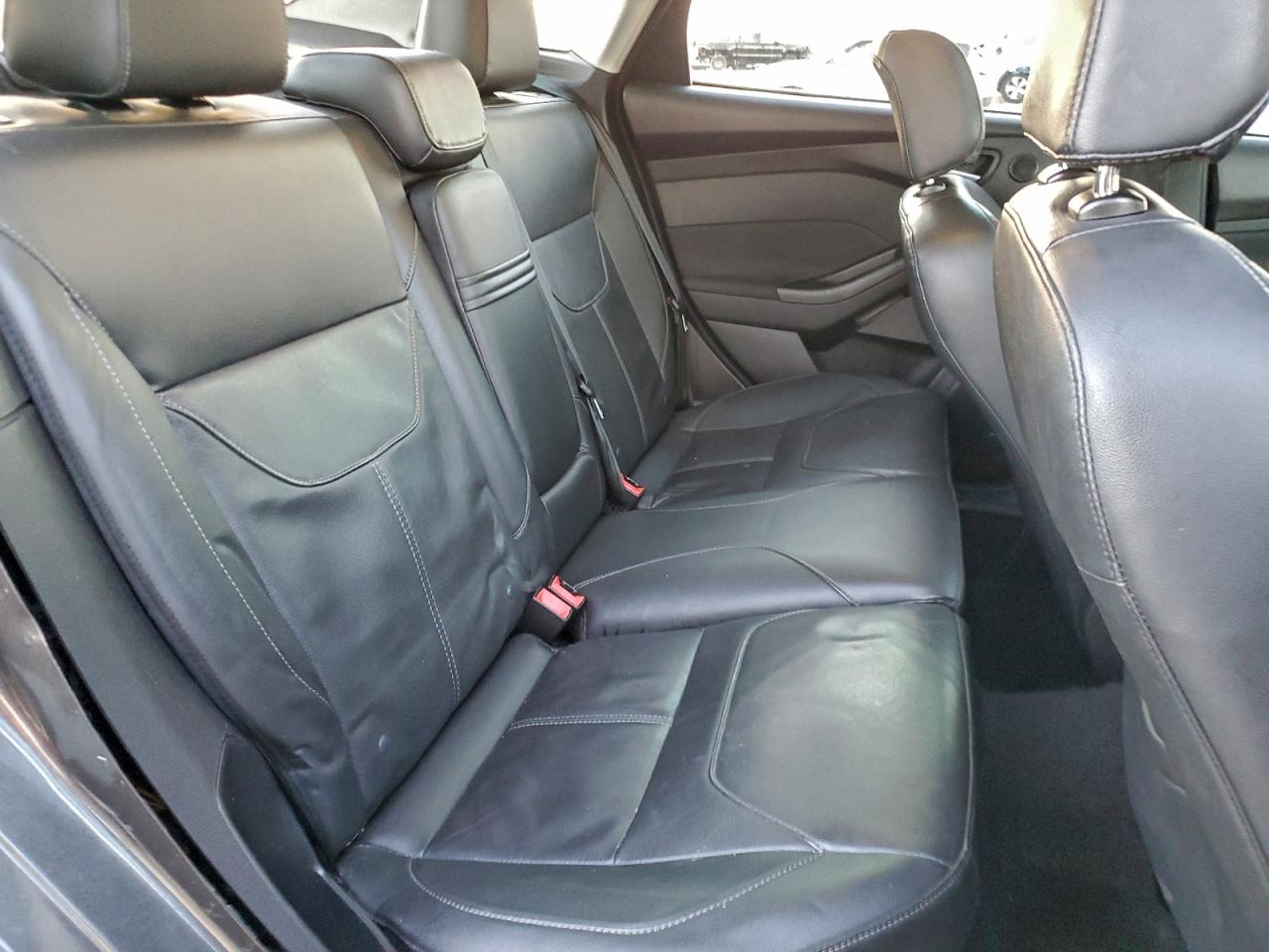 Ford Focus Titanium Image 10