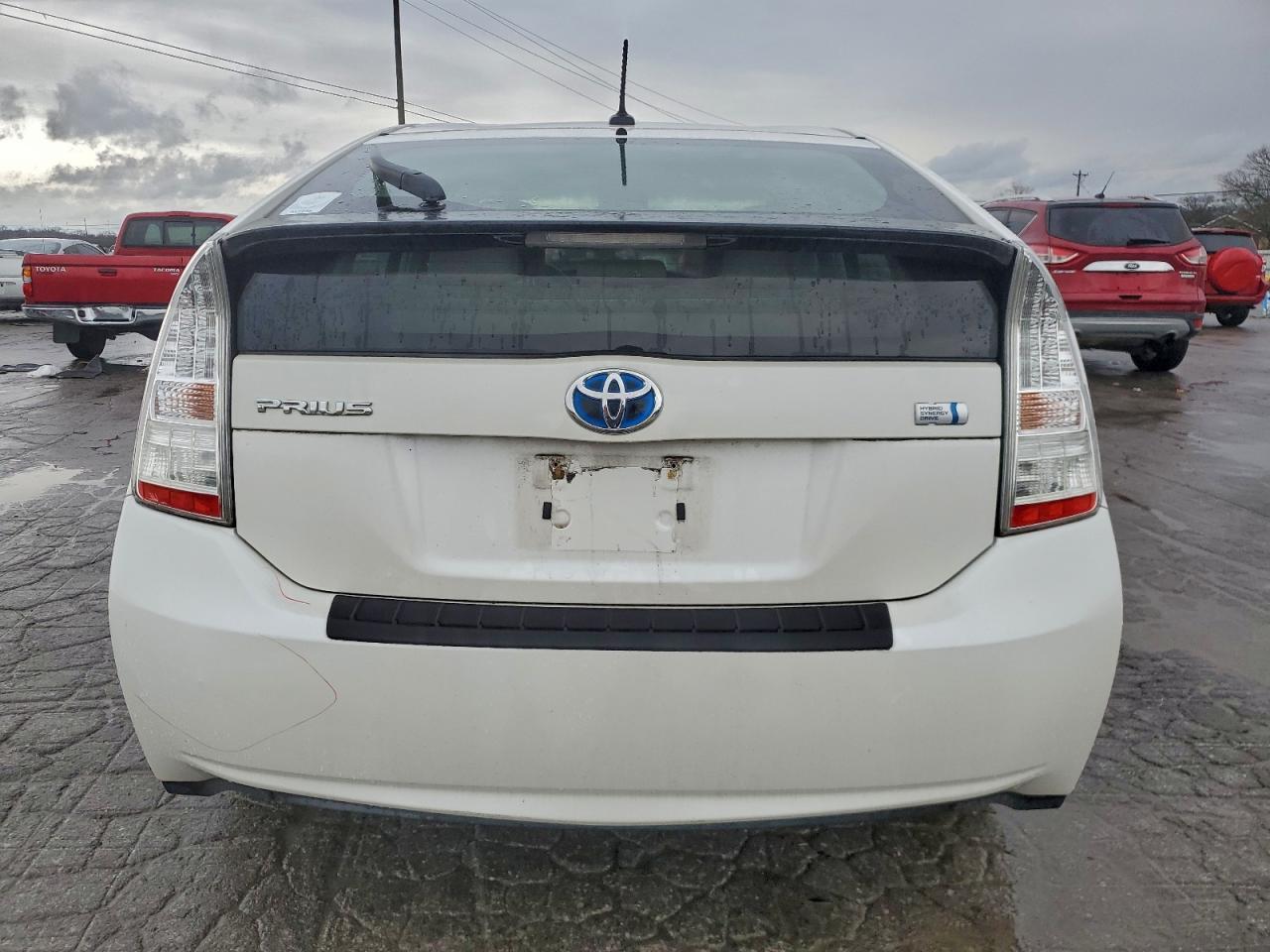 Toyota Prius Image 11