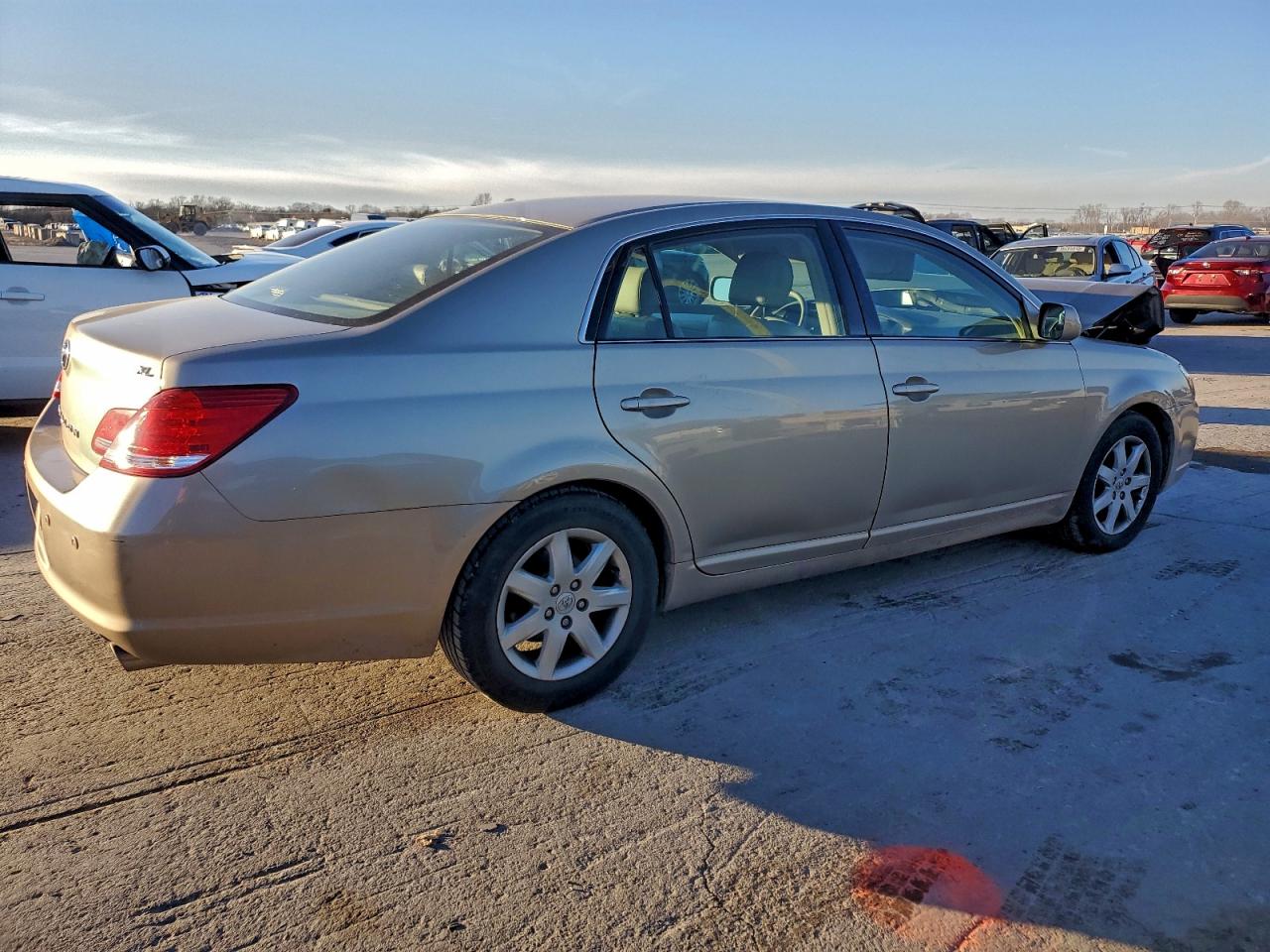 Toyota Avalon Xl Image 6