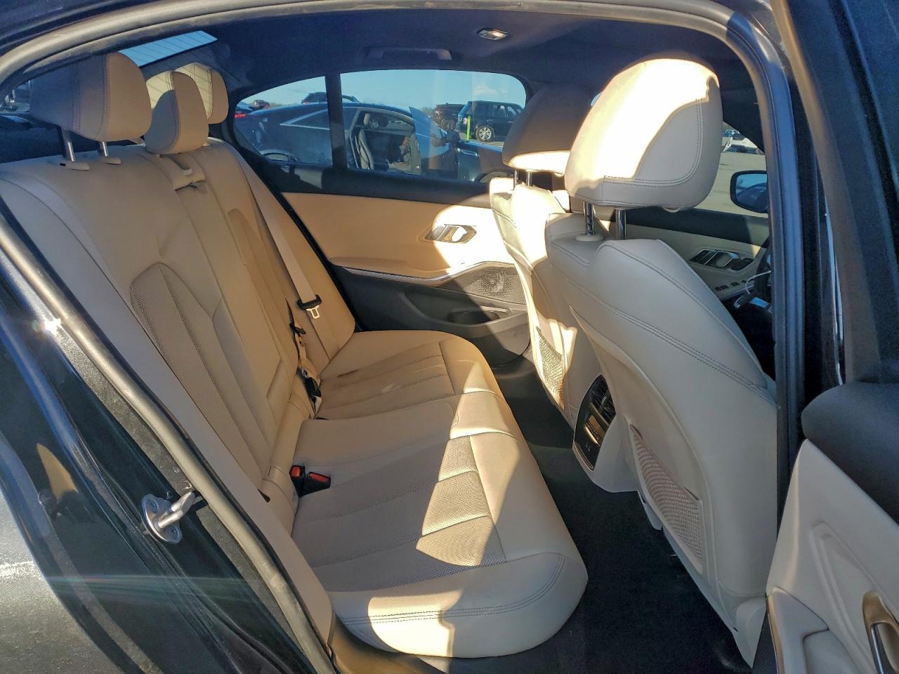 BMW 3 Series Image 7