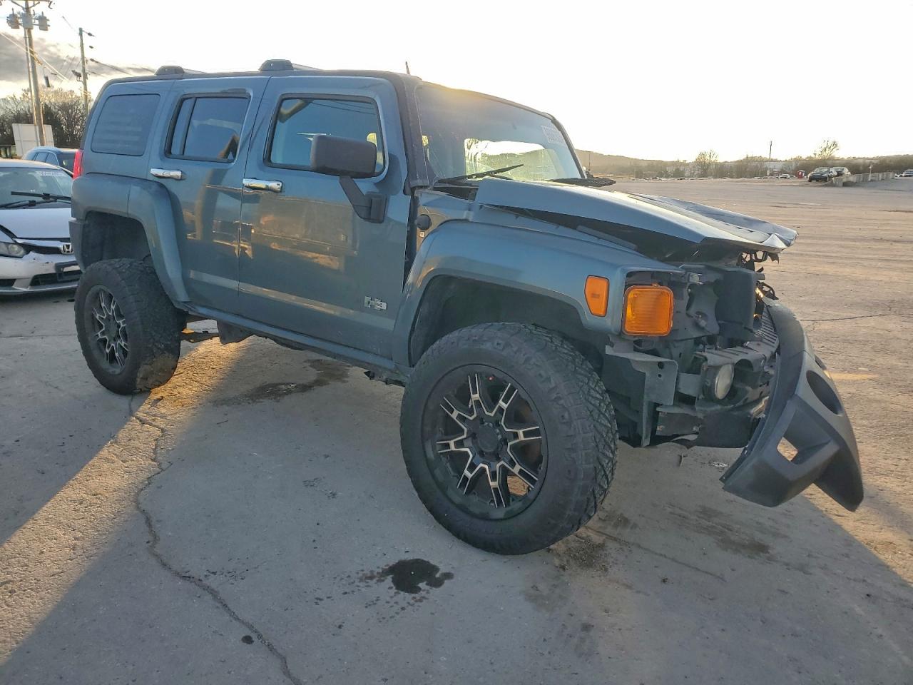 HUMMER H3 Image 2